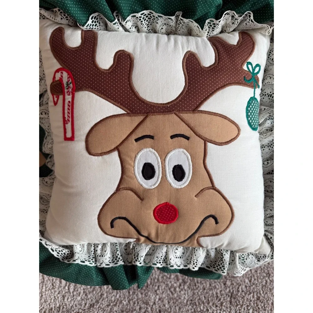 Christmas Reindeer Face Green Throw Accent Pillow Hand Stitched Lace Decor 15X15
